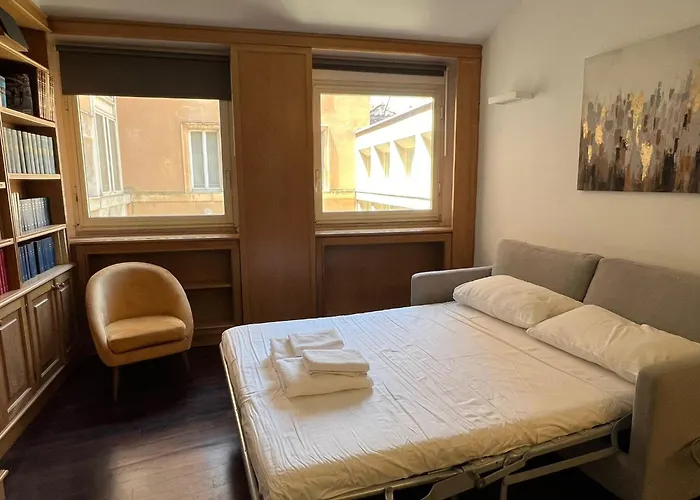 Elizabeth's Place Spanish Steps * Рим